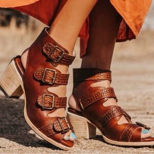 Women’s Freebird -Quail size 11 Brand New never worn. Excellent condition!!